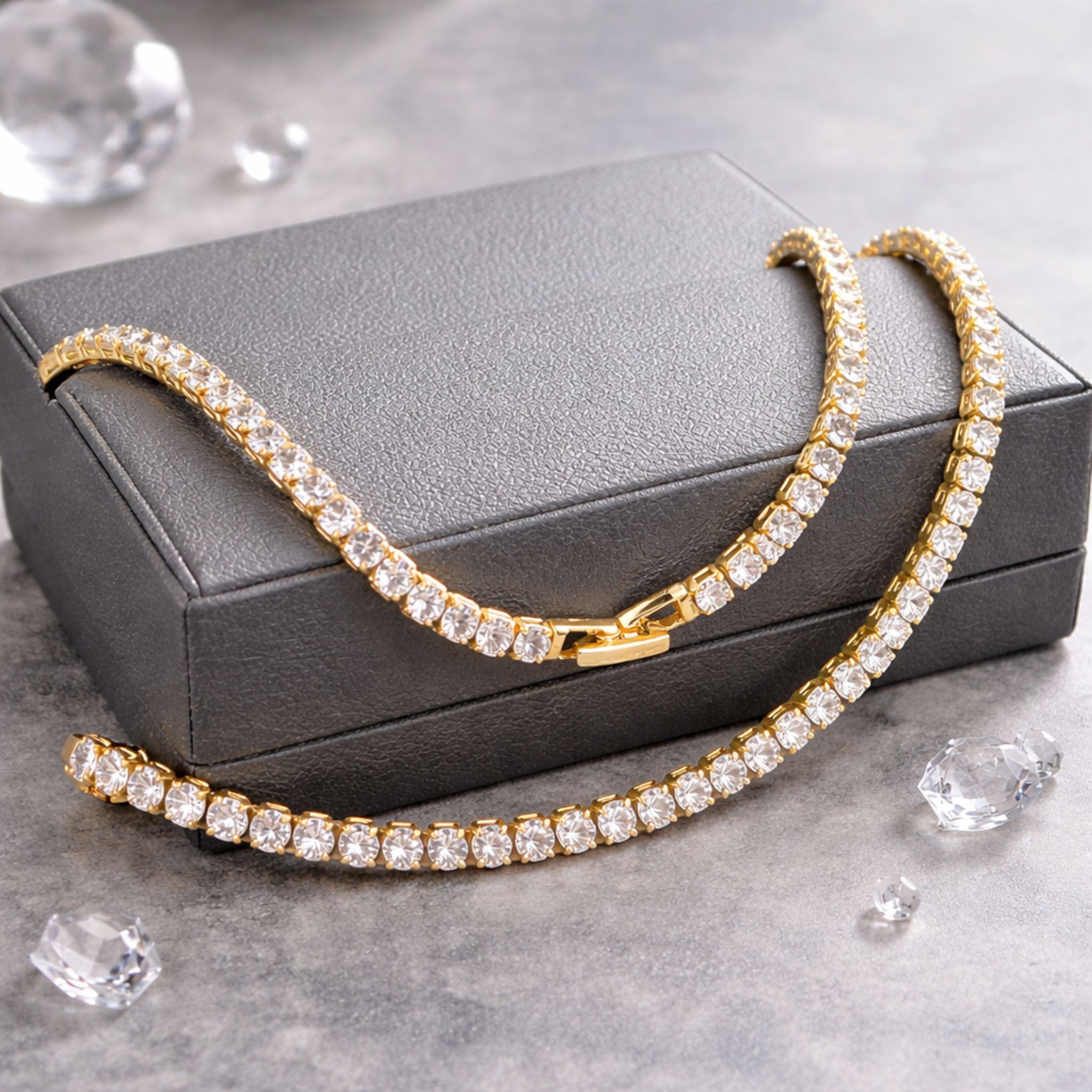 CADENA EN RODIO GEMAS BLANCAS